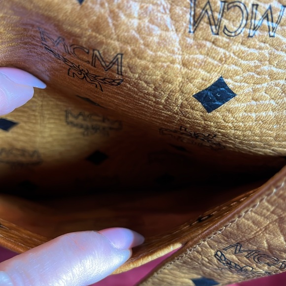 MCM Classic Zip shoulder bag - Picture 4 of 15